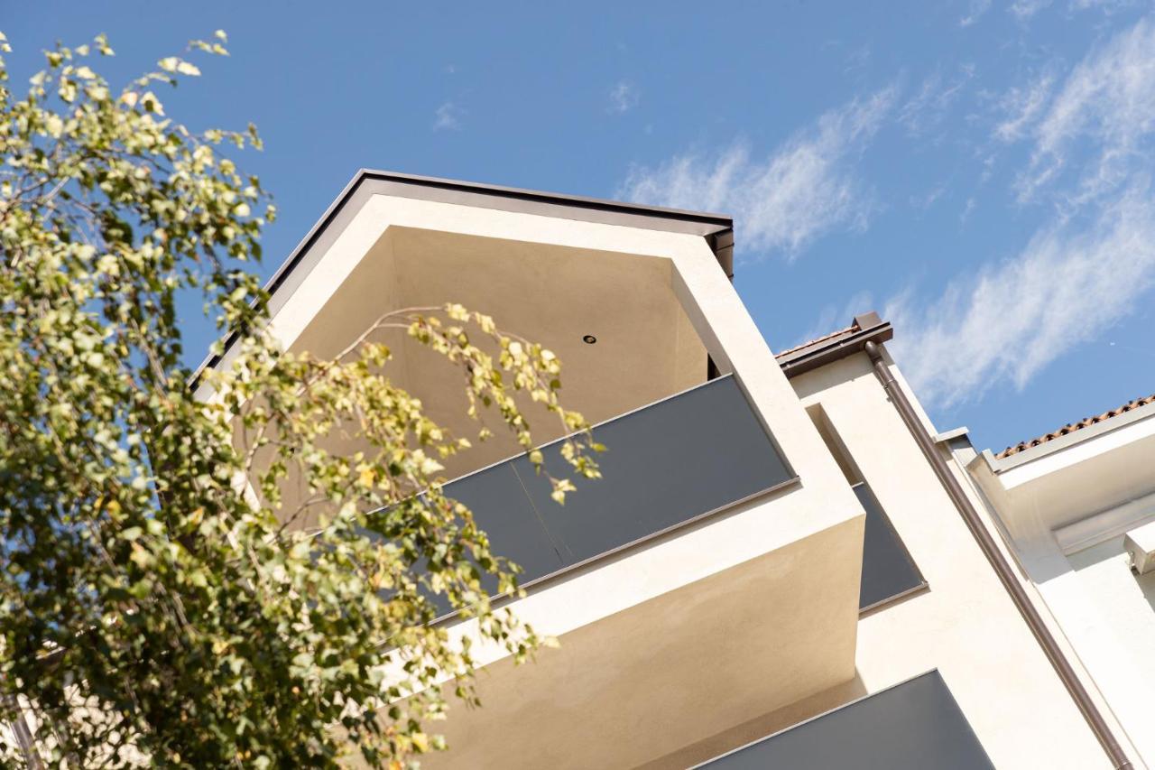 Nice Living Neue- Moderne Apartments Im Herzen Von Brixen - Kostenlose Brixencard - Ideal Fuer Familien, Paare, Geschaeftsreisende Und Allen Urlaubs Hungrigen Ngoại thất bức ảnh