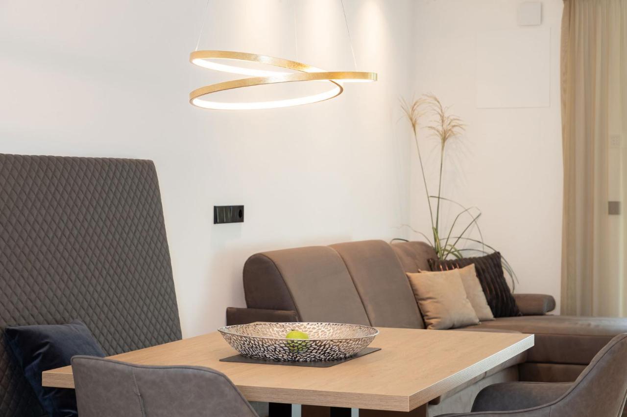 Nice Living Neue- Moderne Apartments Im Herzen Von Brixen - Kostenlose Brixencard - Ideal Fuer Familien, Paare, Geschaeftsreisende Und Allen Urlaubs Hungrigen Ngoại thất bức ảnh